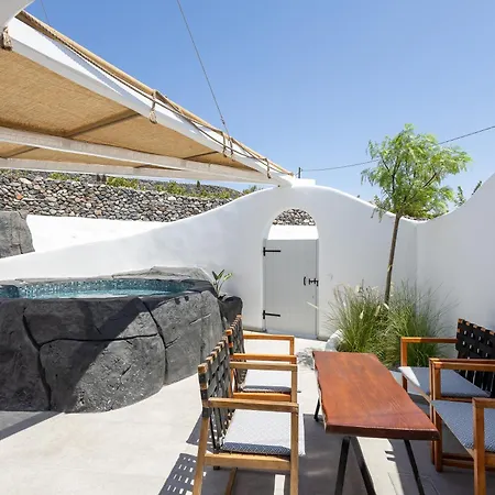 Soil Of Sun Luxury & 3* Megalochori (Santorini)